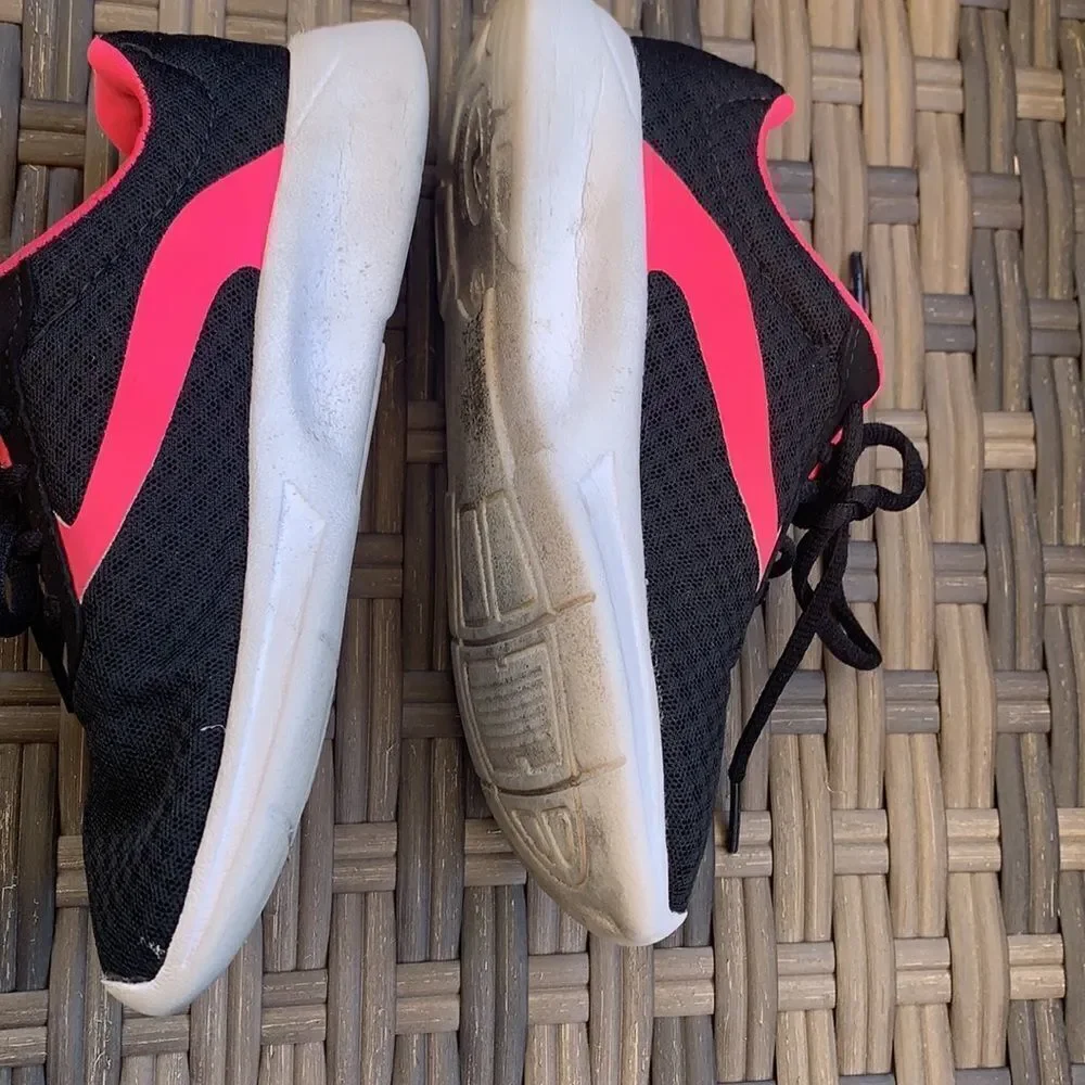 💗Final deal 💗Pink and black  sneakers 👟